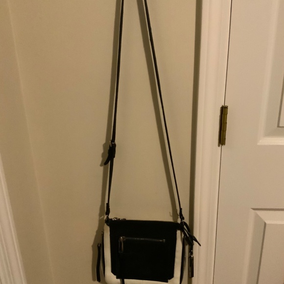 Vince Camuto crossbody bag - Picture 3 of 4